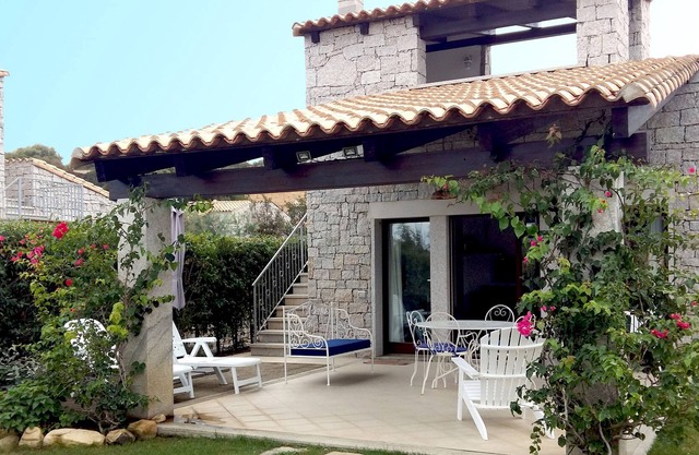 FREE WIFI INDEPENDENT VILLA 500 M FROM THE WONDERFUL CALA SINZIAS BEACH