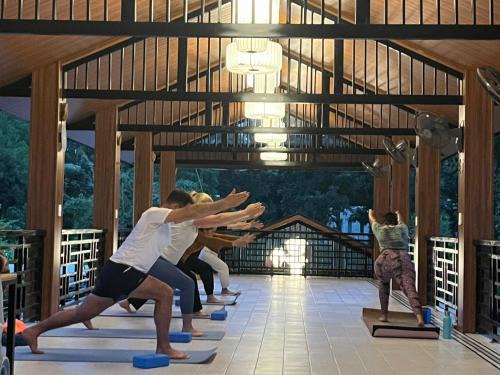 Free Yoga Center - Nguyen Shack