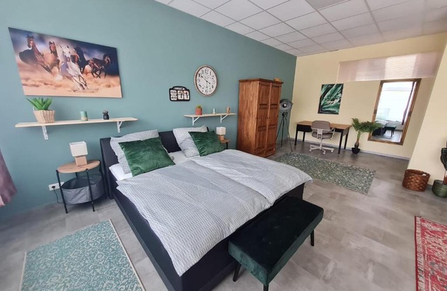 Freienwohnung nähe Kuhsee am Zwölf Apostel Platz