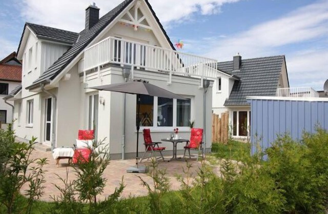 Freistehendes Ferienhaus mit Sauna in Boddennähe