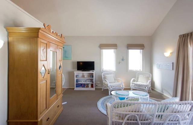 Fremantle local beach studio