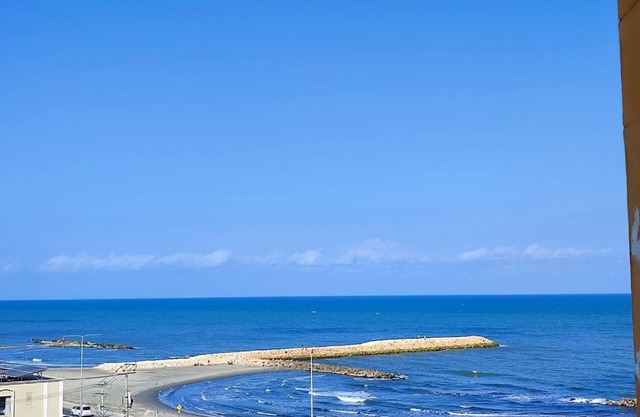 Frente a la playa