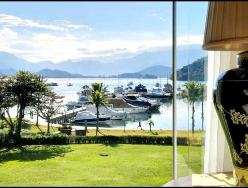 Frente & Vista do Mar - Ao Lado do Fasano - Angra dos Reis, RJ