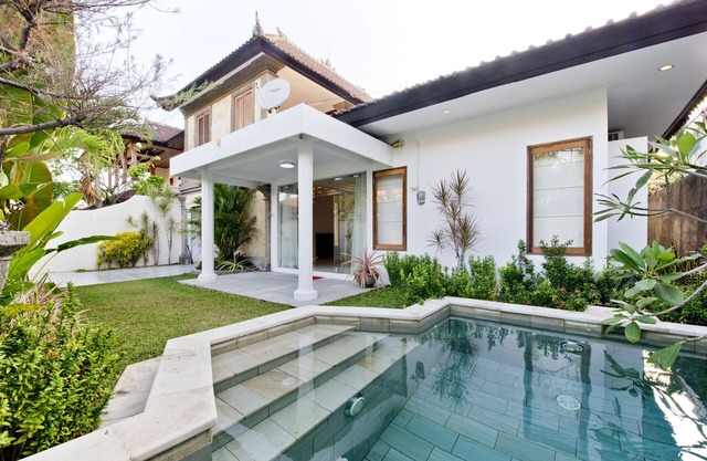 Fresh and modern 4 bedroom Villa In Sanur