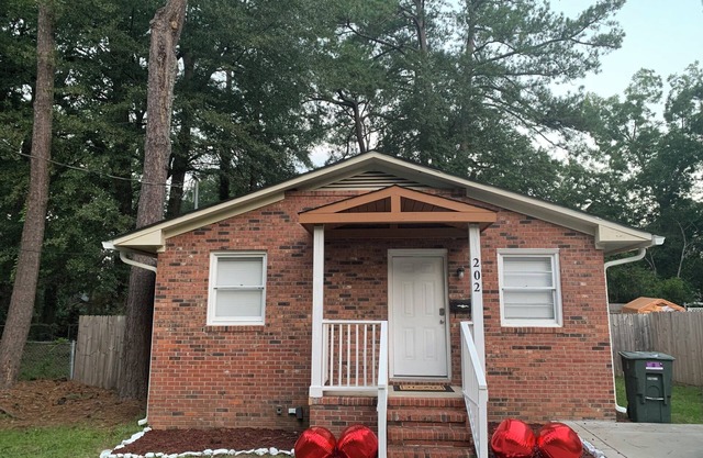 Fresh and relaxing home on a quiet street in Haymount near FSU and Fort Liberty