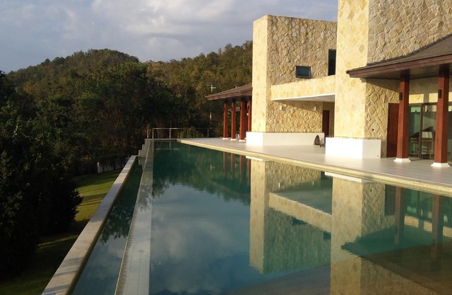 Fresh Breezes, Hillside Guest House at Springfield