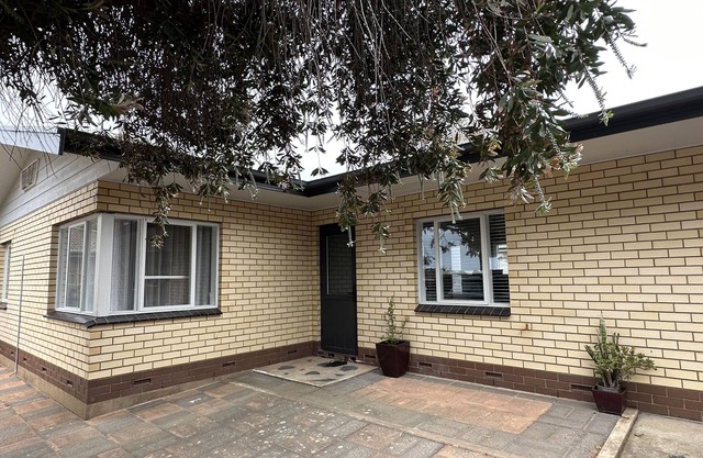 Freshly renovated family home situated close to the beach, shops & golf course.