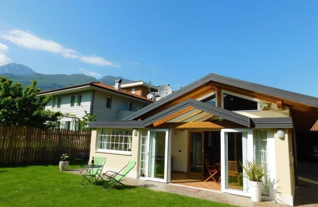 Freshly-renovated Villa with Garden