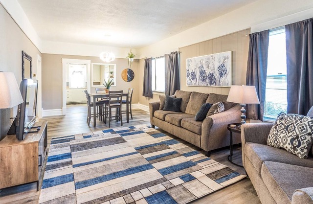 Freshly Updated Home Next To All The Downtown Attractions