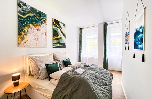 Freundliche Ferienwohnung mit Regendusche, Küche, Waschmaschine&Trockner, TV, WLAN