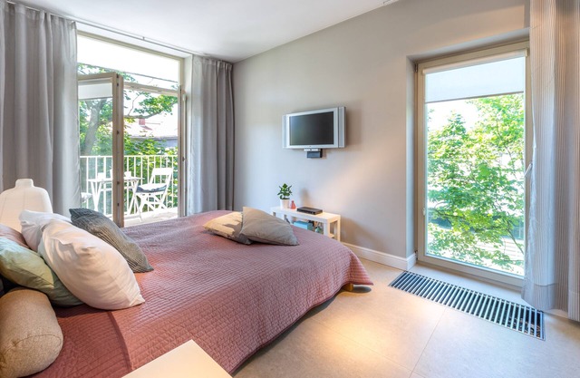FriendHouse Apartments