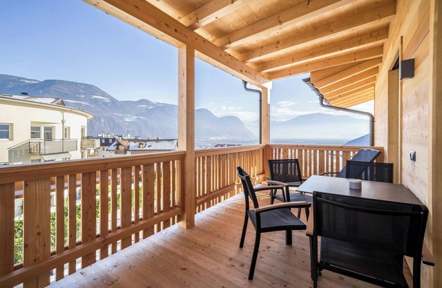 Friendly Apartment "Lärche im Nockerhof" with Mountain View, Wi-Fi & Terrace