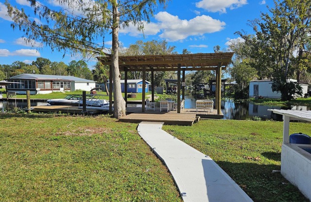 Froggies Fish Camp-Dunns Creek & St. Johns RivernBoating & Fishing Paradise!