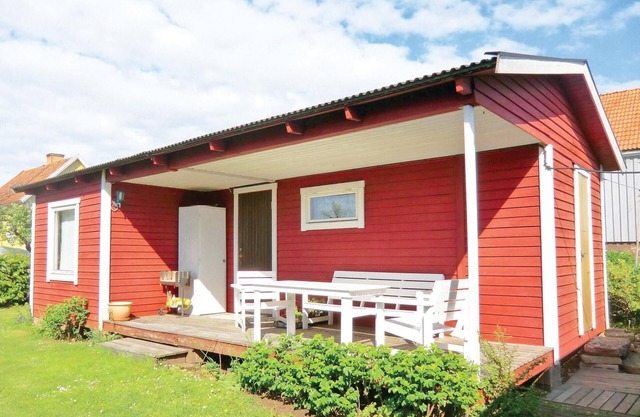 From the terrace of this cottage you are offered here a beautiful view of Kalmarsund.