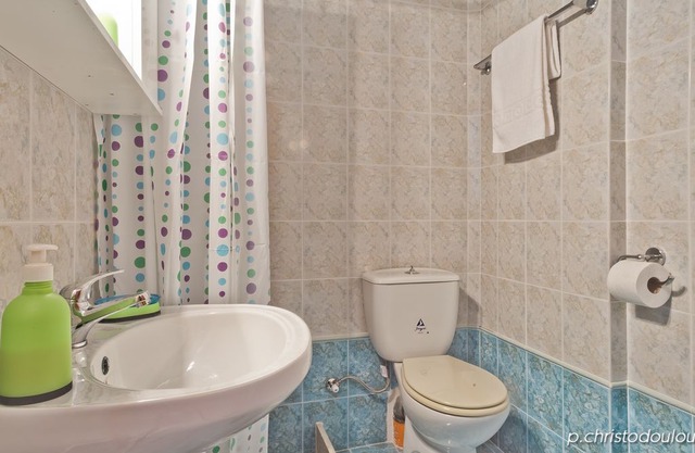 Fronis Studio C - Studio Apartment, Sleeps 2