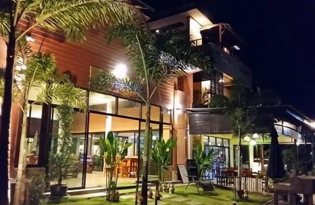 Front Beach Hotel
