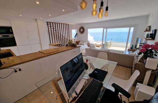 Front Line Townhouse With Direct sea Access