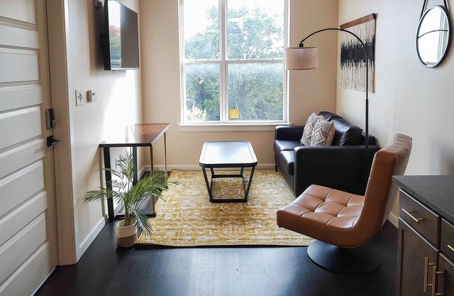 Frontdesk | 1 BR Apt near University of Louisville