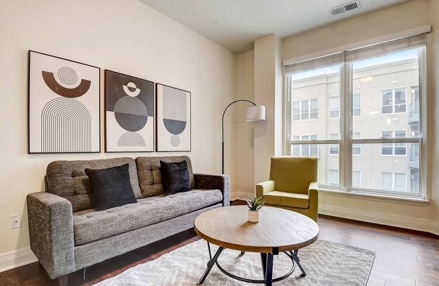 Frontdesk | 1 BR Apt by Gainbridge Fieldhouse
