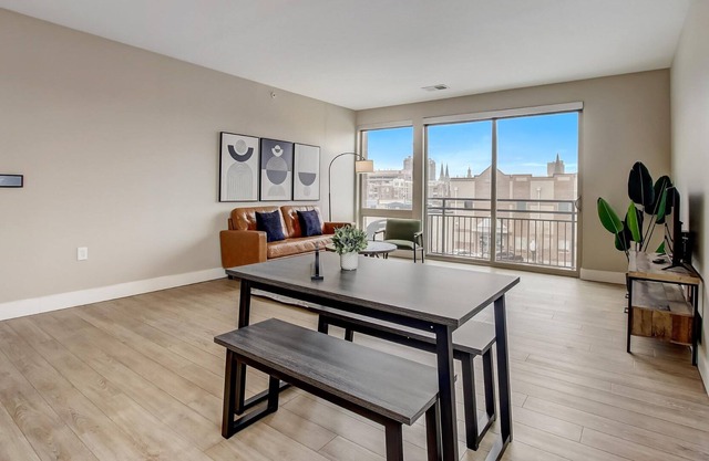 Frontdesk | 2 BR Apt by Mile Square