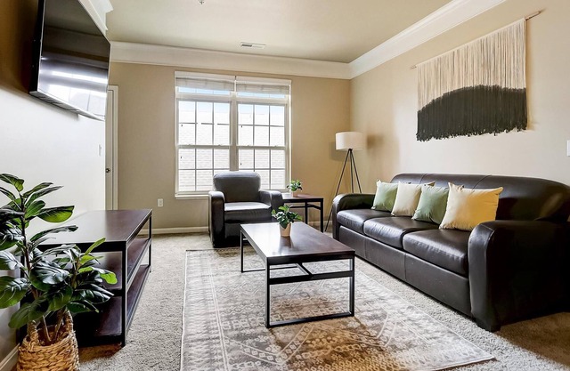 Frontdesk | Open 2 BR Apt near Downtown South Bend