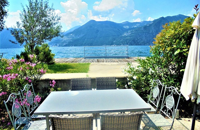 Frontlake Cristal Loft with garden