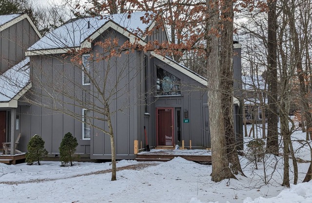 Frost Hollow by AvantStay | Deck w/Grill, Game Room Loft