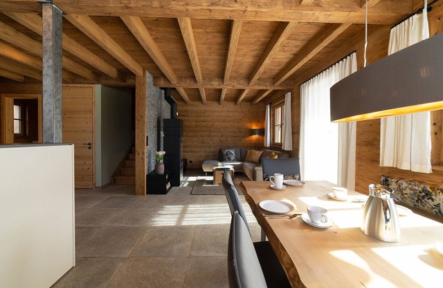 Frümsel 4-room chalet near the mountain railways