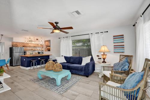 Ft. Lauderdale Beach Artistic Oasis with BBQ