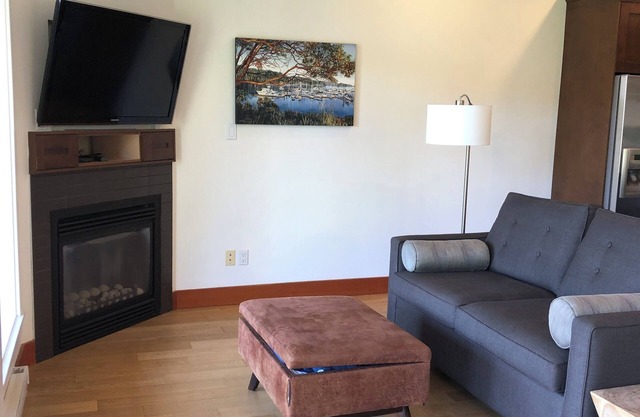 Full Condo - 2bdrm - 2 bath on Salt Spring Island. Minutes to Ganges - Unit 101