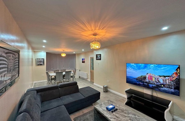 Full Home in Heywood Street near Cheetham Hill