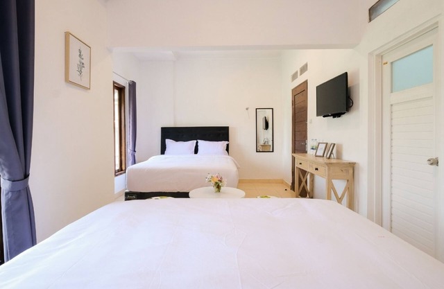 Full House 6 BR with Privat Pool near Maguwoharjo Stadium @FHStay Maguwo