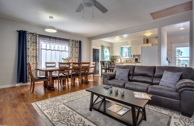 *FULL REMODEL* 4 BD Entire House Located Close to Downtown!