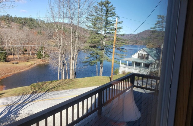 Full Ski Season Home -3 BR -2 BA - Nov to Apr. www.tysonbarn.com