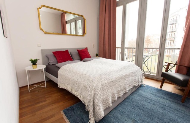 FullHouse - Leipzig - M14 Apartments - Balcony - SmartTV