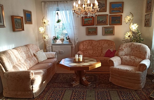 Fully equipped apartment with corner bath and forest view