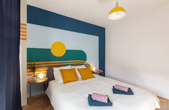 Fully equipped kitchen, 3 rooms & 2 bathrooms, perfect for 4 pax
