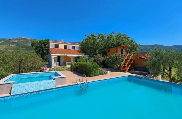 Fully equipped Villa Marija in Kastela