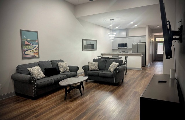 Fully finished 3bedroom 2 bath townhome!