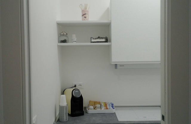 Fully furnished apartment with all amenities, located a few meters from the sea.