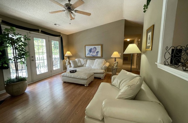 Fully Furnished Condo with Leather Living, Media, kitchenware and linens