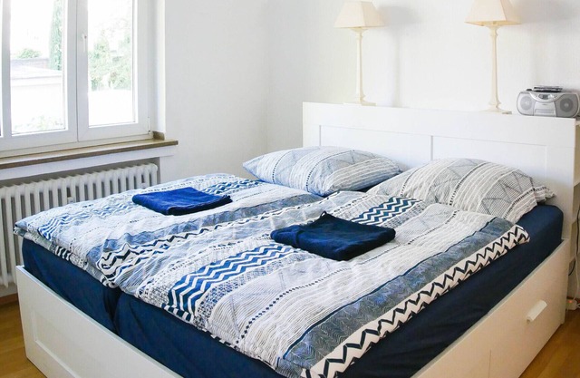 fully furnished apartment (500 m to the fair)