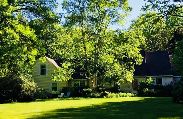 Fully Furnished Executive/Garden Apartment In Falmouth, Maine