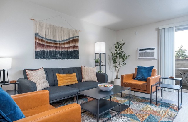 Fully furnished king suit one bedroom apartment.