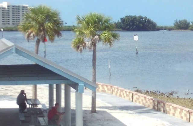 Fully Furnished Quiet Enjoyment Ready For Traveling Professionals or Vacationers