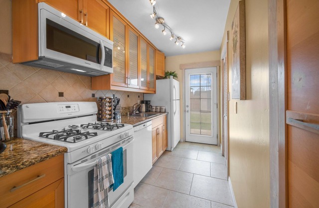Fully Furnished 2 Bedroom Monthly Rental in Imperial Beach