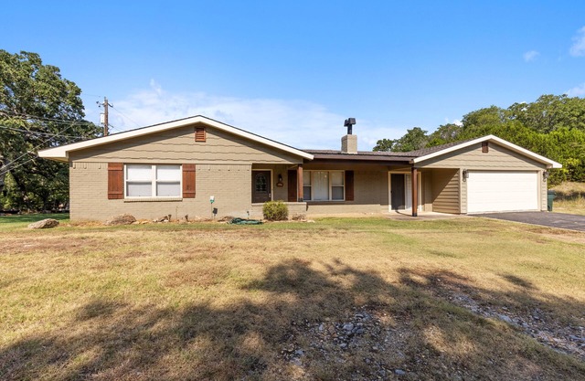 Fully remodeled near lake Arbuckle and all that Murray county has to offer!