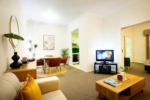 Fully Renovated 1Bdr Apt in Northbridge