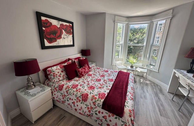 Fully Renovated ! All New ! 5 1/2 DT MTL W/ Terrace