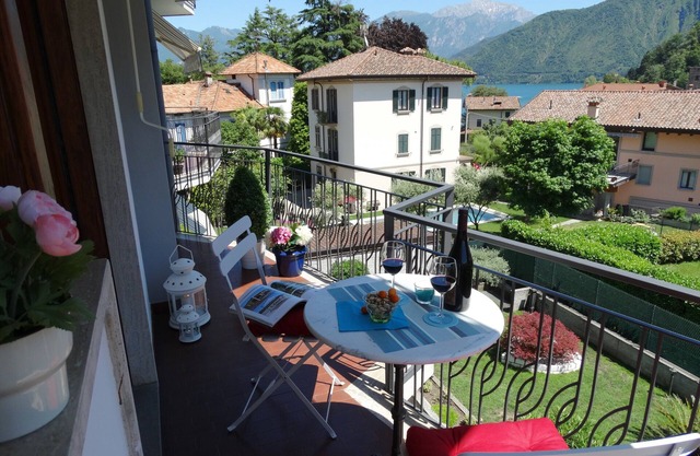 Fully renovated lovely Apartment, Top Central Location! Sunny Terrace! Parking!